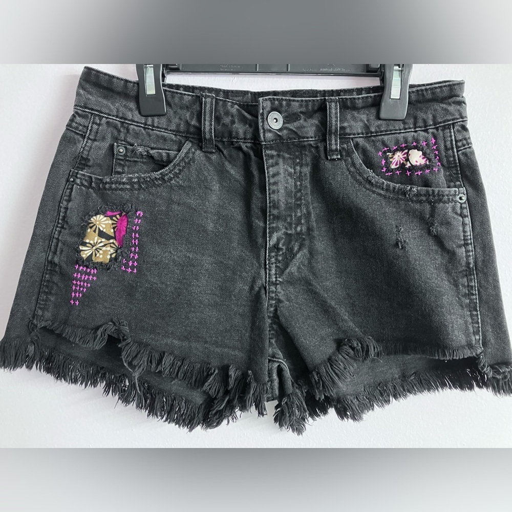 Vanilla Star Mid Rise CutOff Shorts/Faded Black/Pink, Juniors 5, Distressed